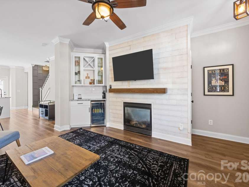 444 Hurston Circle, Charlotte, NC 28208.  MLS# CAR4354843, YatesRealty ID 3697. 