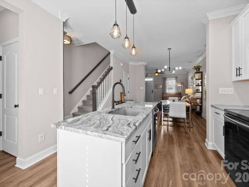 444 Hurston Circle, Charlotte, NC 28208.  MLS# CAR4354843, YatesRealty ID 3697. 