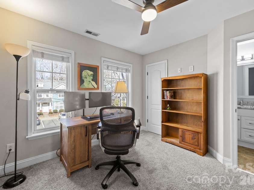 444 Hurston Circle, Charlotte, NC 28208.  MLS# CAR4354843, YatesRealty ID 3697. 