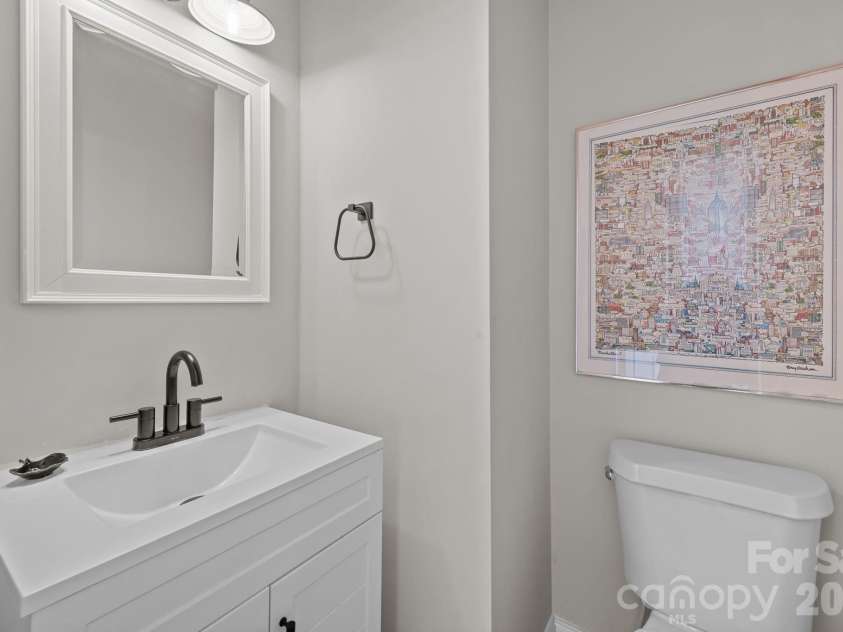 444 Hurston Circle, Charlotte, NC 28208.  MLS# CAR4354843, YatesRealty ID 3697. 
