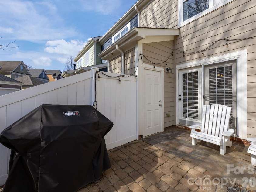 444 Hurston Circle, Charlotte, NC 28208.  MLS# CAR4354843, YatesRealty ID 3697. 