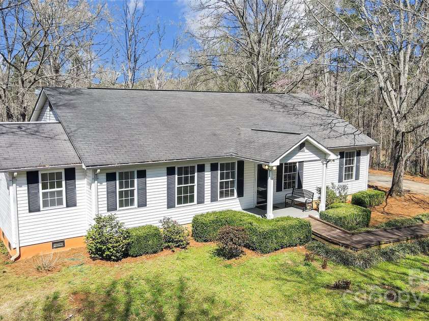 7921 Fairmont Drive, Waxhaw, NC 28173.  MLS# CAR4220531, YatesRealty ID 3697. 