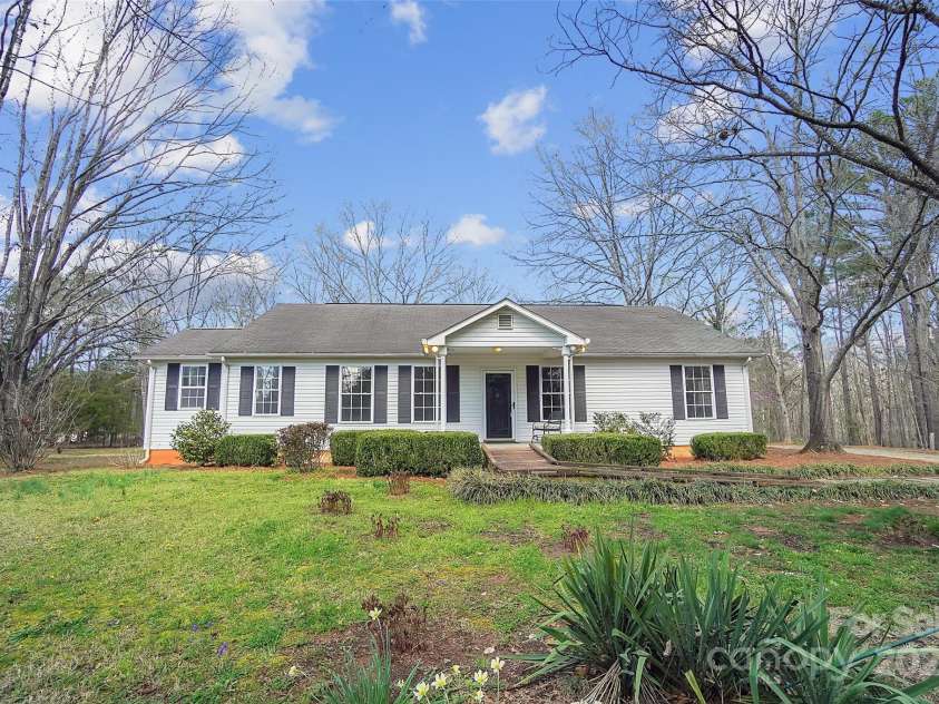 7921 Fairmont Drive, Waxhaw, NC 28173.  MLS# CAR4220531, YatesRealty ID 3697. 