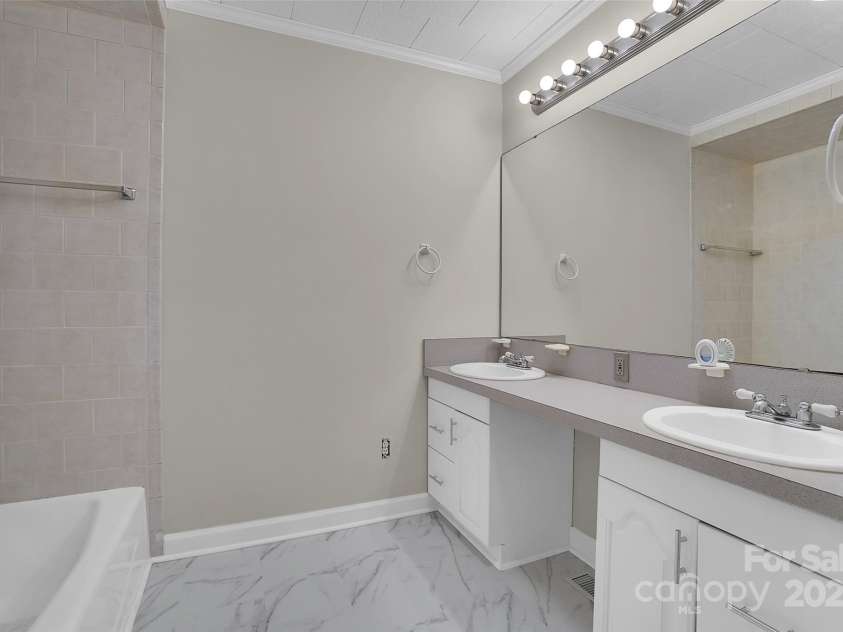 7921 Fairmont Drive, Waxhaw, NC 28173.  MLS# CAR4220531, YatesRealty ID 3697. 