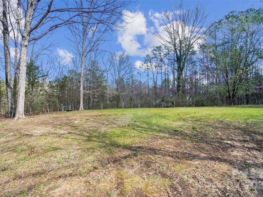 7921 Fairmont Drive, Waxhaw, NC 28173.  MLS# CAR4220531, YatesRealty ID 3697. 