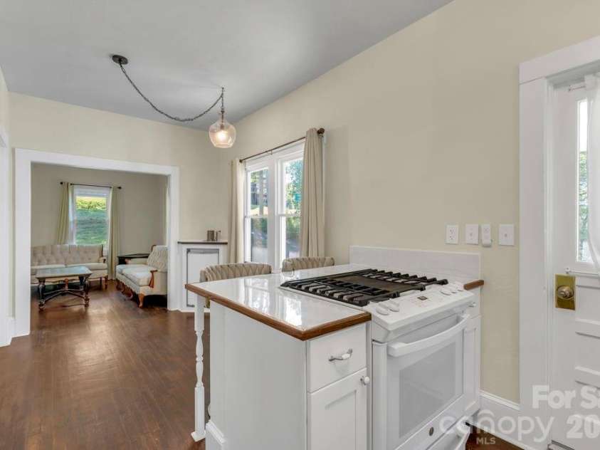 1415 Roan Road, Spruce Pine, NC 28777.  MLS# CAR4375436, YatesRealty ID 36971. 