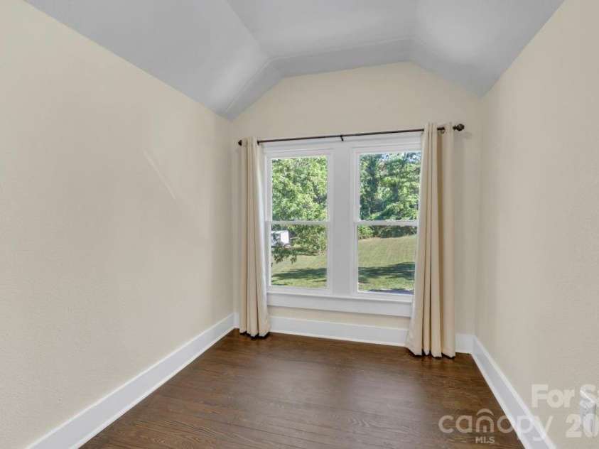 1415 Roan Road, Spruce Pine, NC 28777.  MLS# CAR4375436, YatesRealty ID 36971. 