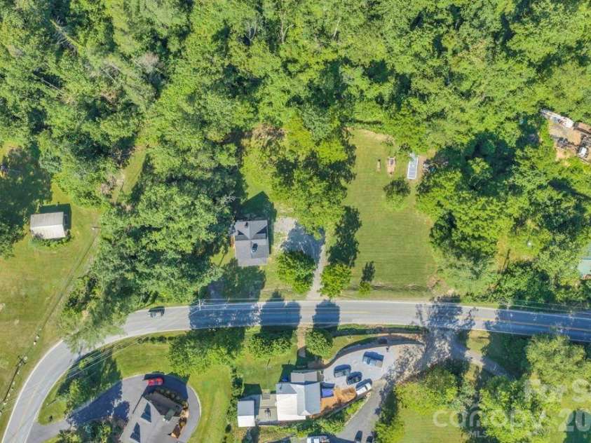 1415 Roan Road, Spruce Pine, NC 28777.  MLS# CAR4375436, YatesRealty ID 36971. 