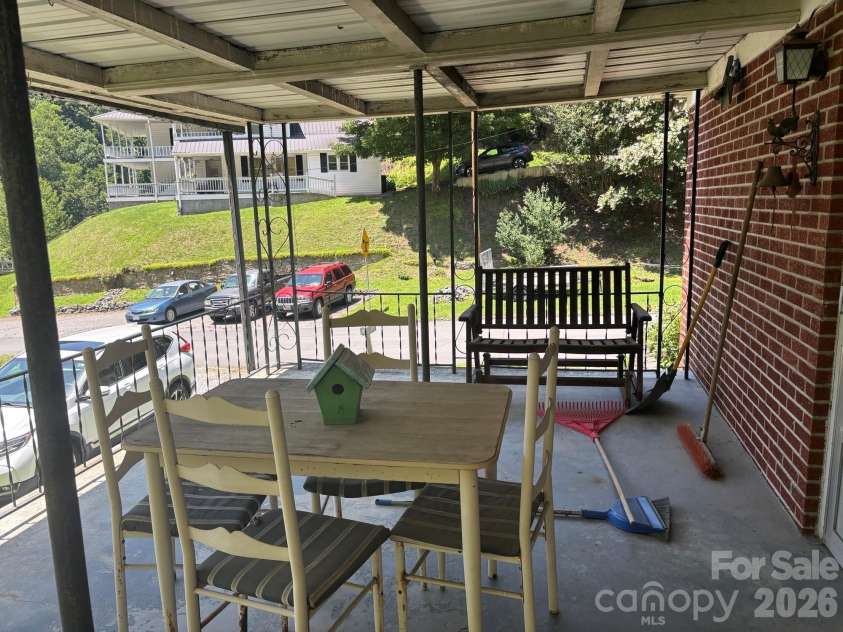 637 Toe Cane Road, Bakersville, NC 28705.  MLS# CAR4400996, YatesRealty ID 36973. 