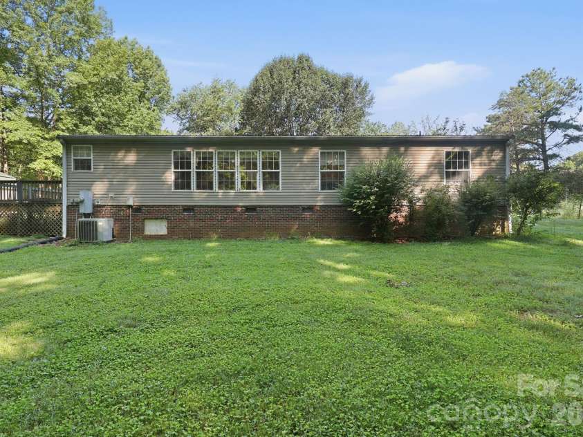 112 Goneaway Lane, Cleveland, NC 27013.  MLS# CAR4400266, YatesRealty ID 36975. 