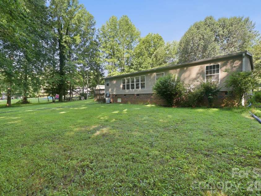 112 Goneaway Lane, Cleveland, NC 27013.  MLS# CAR4400266, YatesRealty ID 36975. 