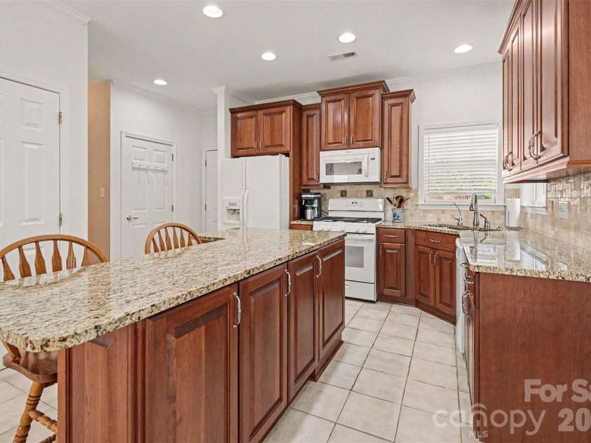1421 Moonstone Drive, Matthews, NC 28105.  MLS# CAR4398485, YatesRealty ID 36976. 