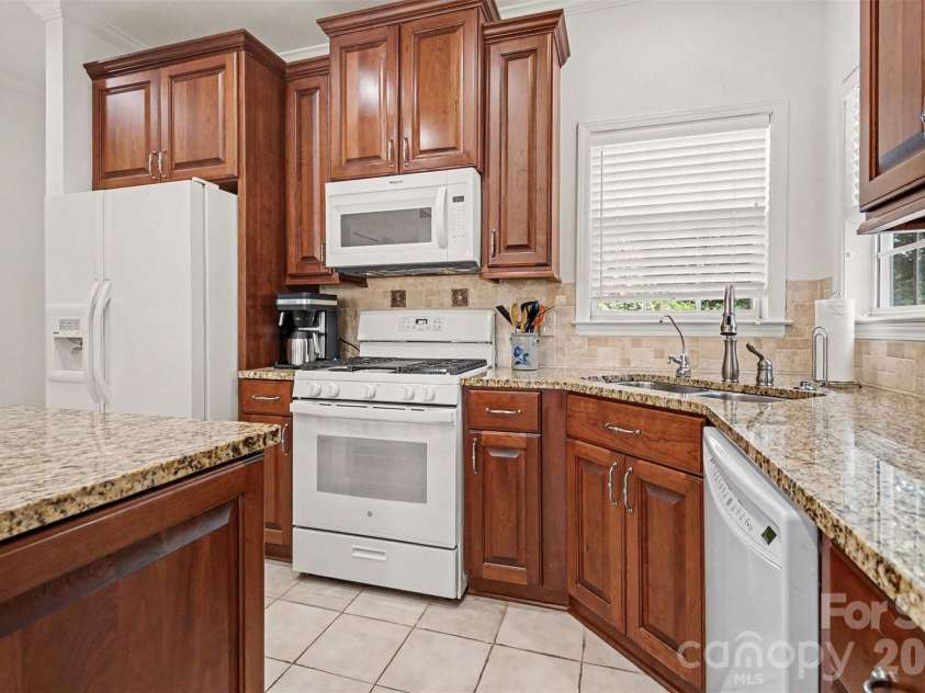 1421 Moonstone Drive, Matthews, NC 28105.  MLS# CAR4398485, YatesRealty ID 36976. 