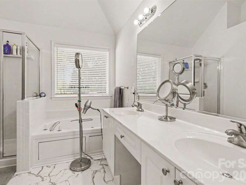 1421 Moonstone Drive, Matthews, NC 28105.  MLS# CAR4398485, YatesRealty ID 36976. 