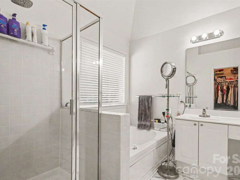 1421 Moonstone Drive, Matthews, NC 28105.  MLS# CAR4398485, YatesRealty ID 36976. 