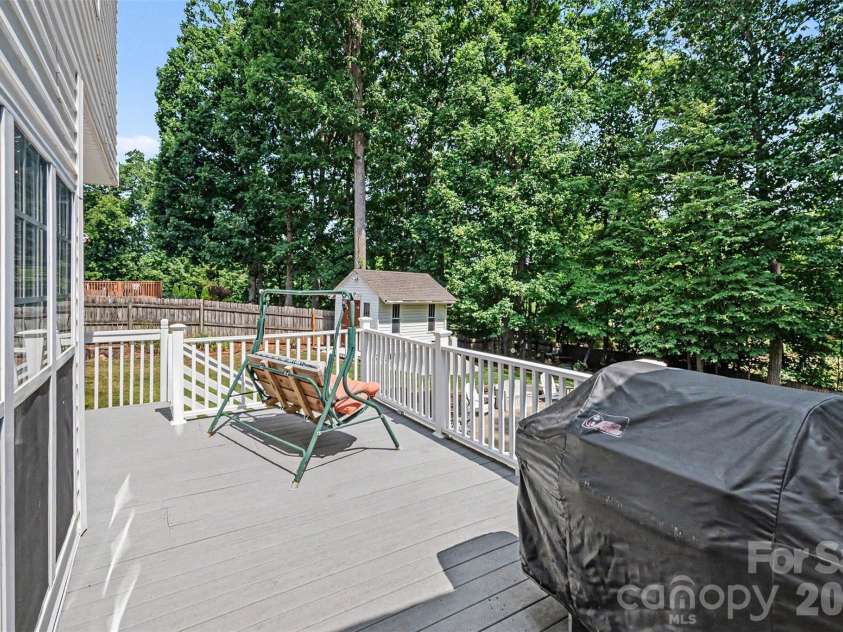 1421 Moonstone Drive, Matthews, NC 28105.  MLS# CAR4398485, YatesRealty ID 36976. 