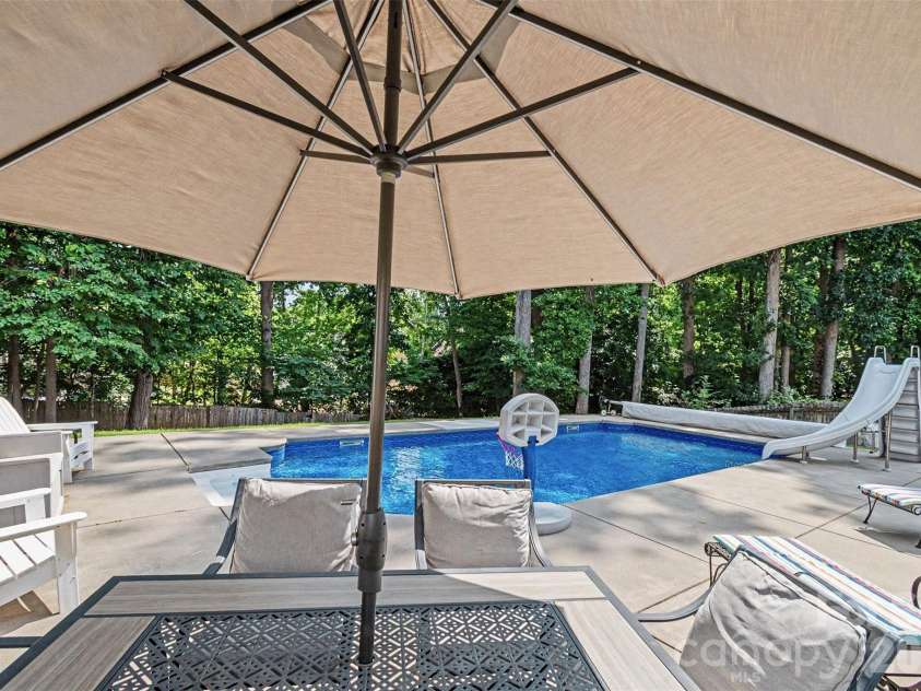 1421 Moonstone Drive, Matthews, NC 28105.  MLS# CAR4398485, YatesRealty ID 36976. 
