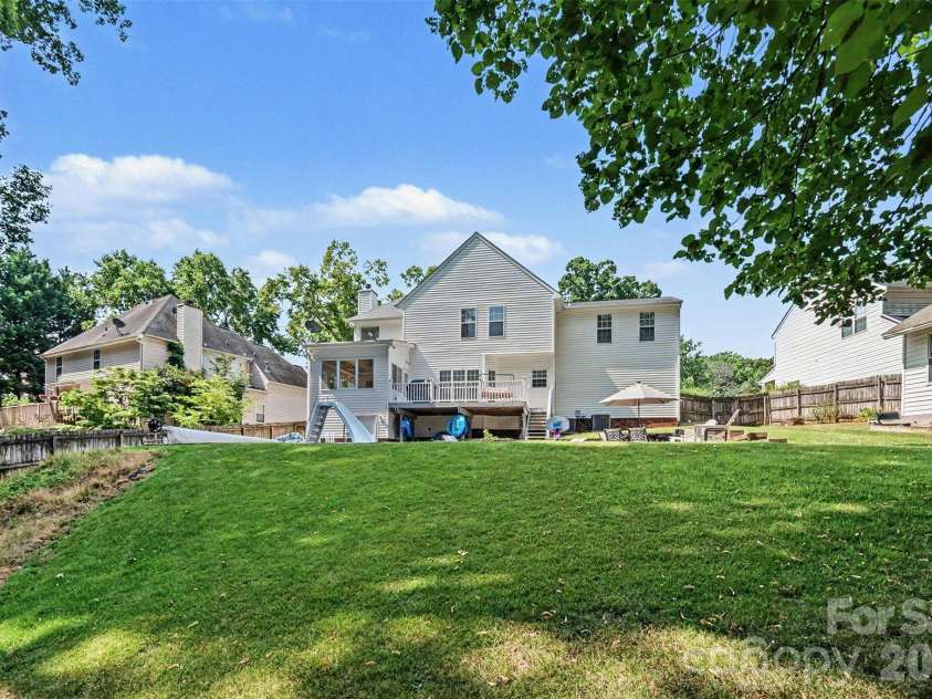 1421 Moonstone Drive, Matthews, NC 28105.  MLS# CAR4398485, YatesRealty ID 36976. 