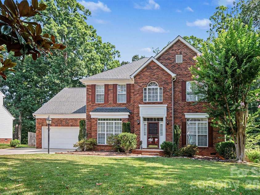 1421 Moonstone Drive, Matthews, NC 28105.  MLS# CAR4398485, YatesRealty ID 36976. 