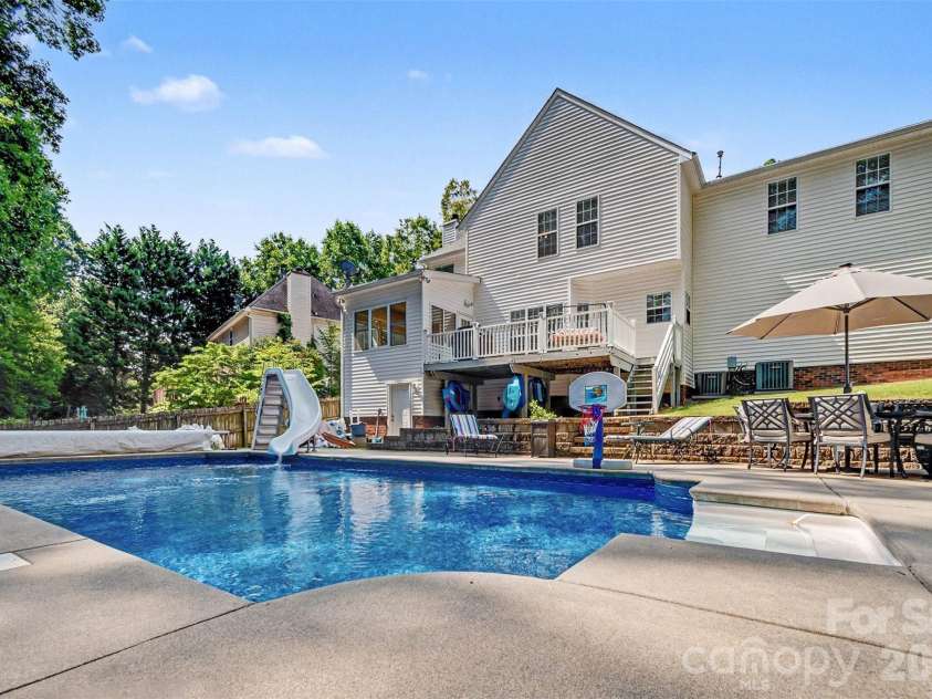 1421 Moonstone Drive, Matthews, NC 28105.  MLS# CAR4398485, YatesRealty ID 36976. 