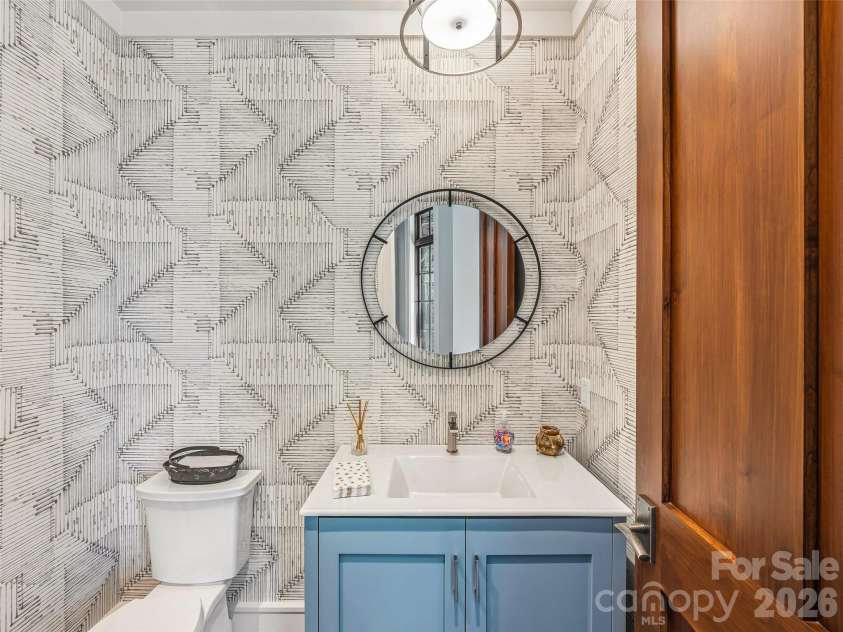 504 Hagen Drive, Hendersonville, NC 28739.  MLS# CAR4401071, YatesRealty ID 36977. 