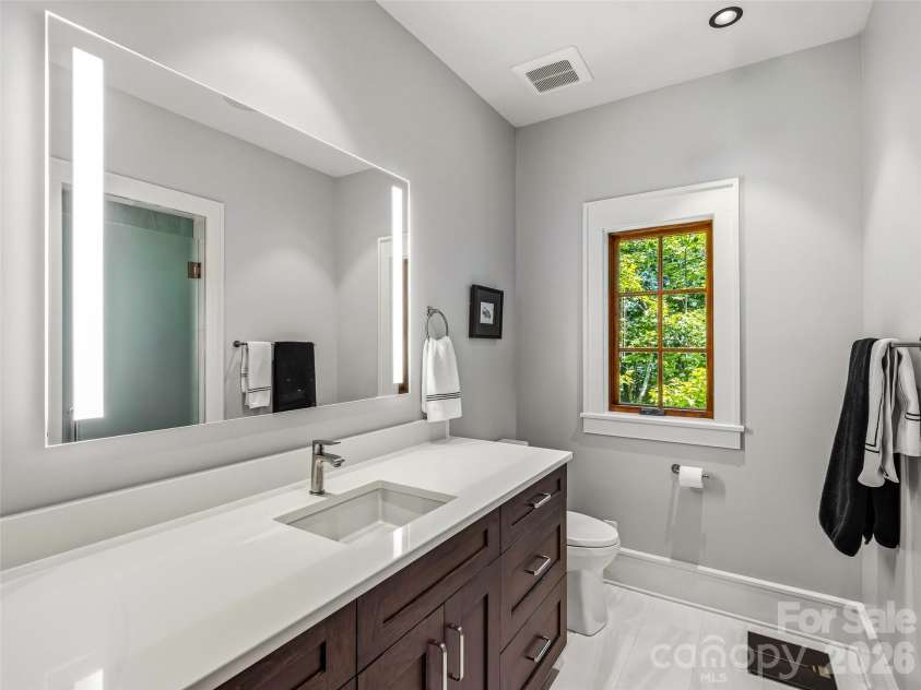 504 Hagen Drive, Hendersonville, NC 28739.  MLS# CAR4401071, YatesRealty ID 36977. 