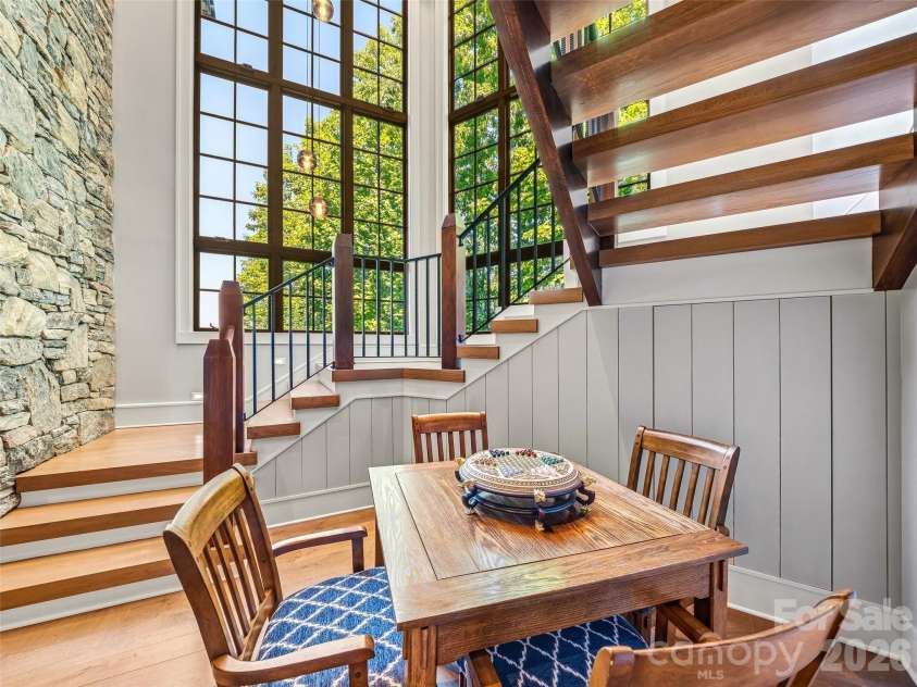 504 Hagen Drive, Hendersonville, NC 28739.  MLS# CAR4401071, YatesRealty ID 36977. 