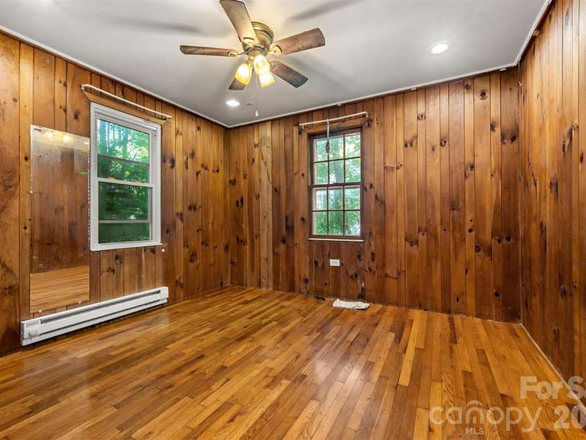 720 Sylvan Boulevard, Hendersonville, NC 28791.  MLS# CAR4403637, YatesRealty ID 36978. 