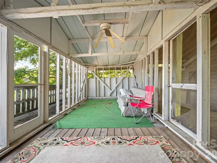 720 Sylvan Boulevard, Hendersonville, NC 28791.  MLS# CAR4403637, YatesRealty ID 36978. 