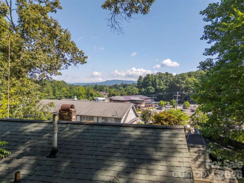 720 Sylvan Boulevard, Hendersonville, NC 28791.  MLS# CAR4403637, YatesRealty ID 36978. 