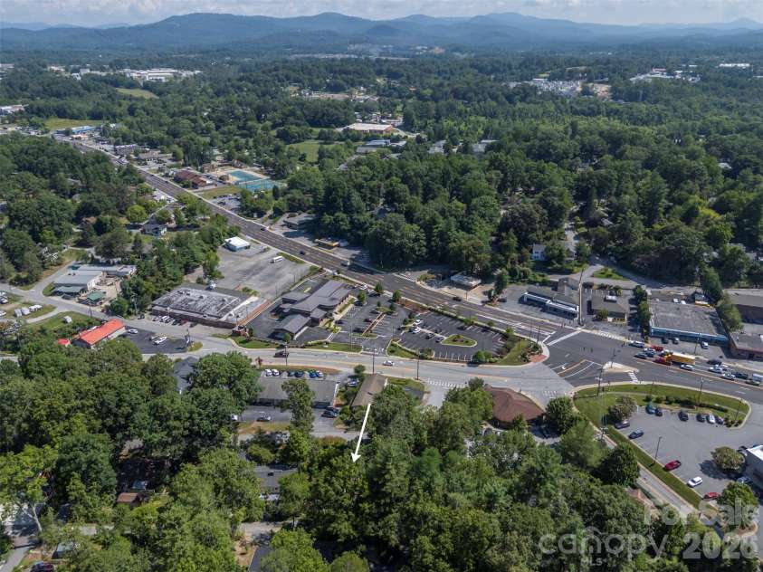 720 Sylvan Boulevard, Hendersonville, NC 28791.  MLS# CAR4403637, YatesRealty ID 36978. 