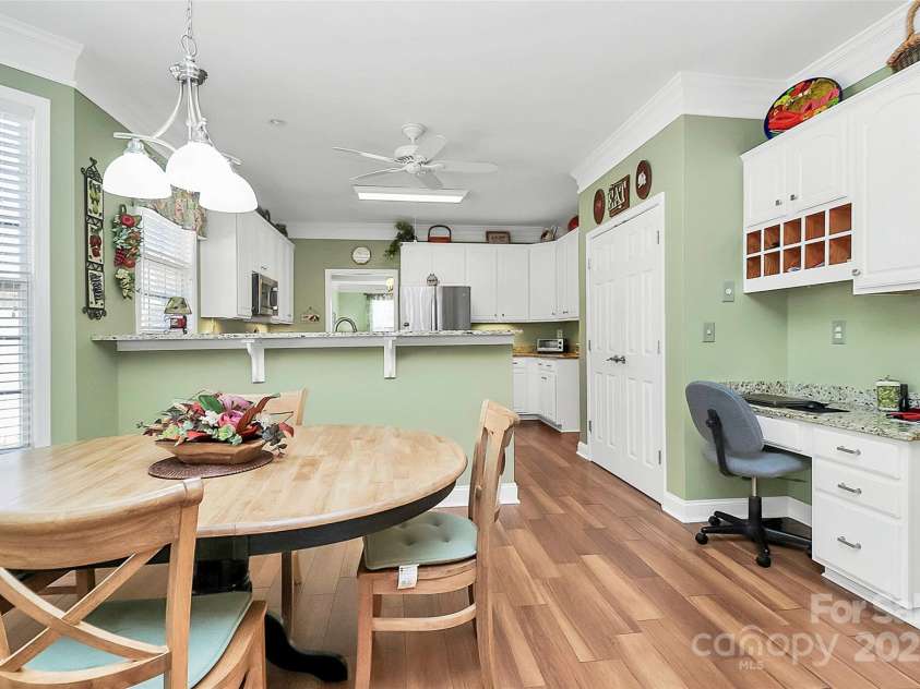 3229 Sapphire Lane, Fort Mill, SC 29708.  MLS# CAR4220296, YatesRealty ID 3698. Breakfast