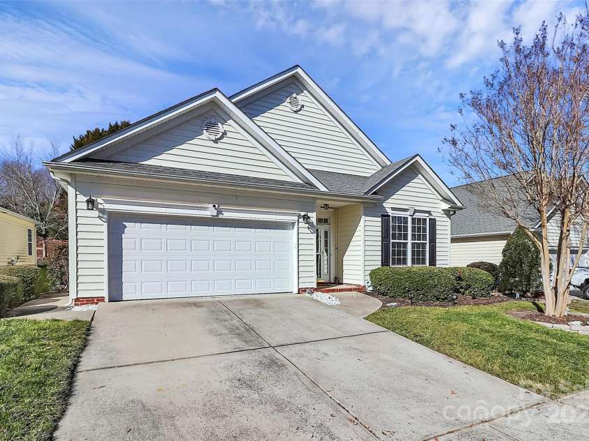 3229 Sapphire Lane, Fort Mill, SC 29708.  MLS# CAR4220296, YatesRealty ID 3698. Welcome Home!