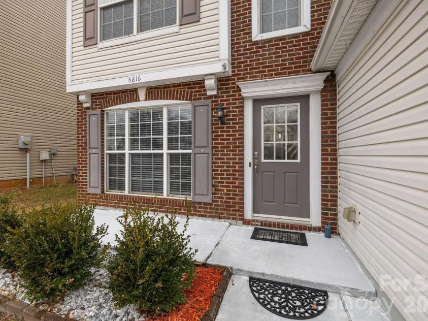6816 Southbrook Drive, Charlotte, NC 28277.  MLS# CAR4338620, YatesRealty ID 3698. 
