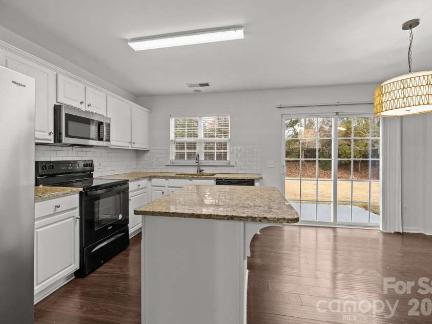 6816 Southbrook Drive, Charlotte, NC 28277.  MLS# CAR4338620, YatesRealty ID 3698. 