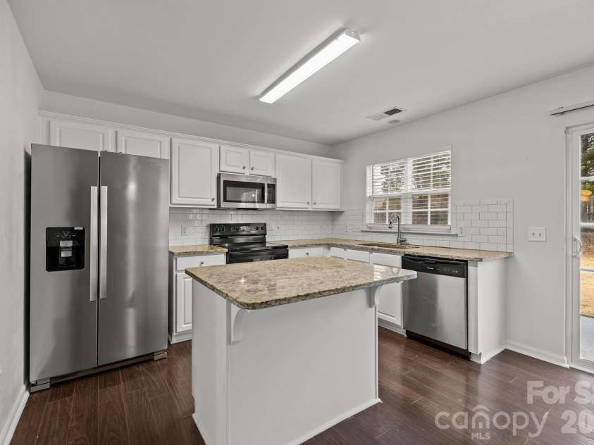 6816 Southbrook Drive, Charlotte, NC 28277.  MLS# CAR4338620, YatesRealty ID 3698. 