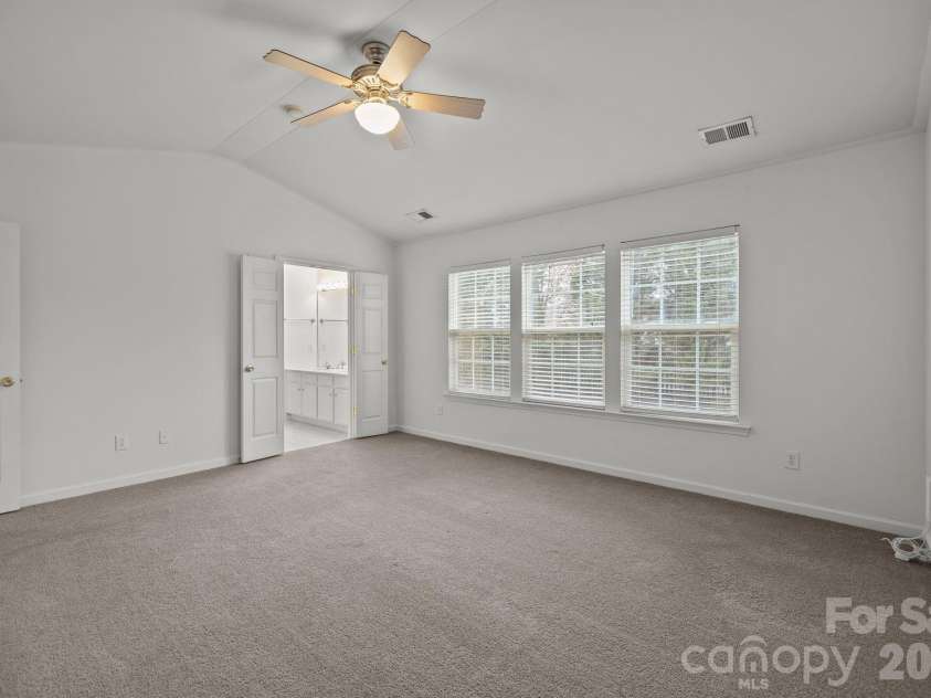 6816 Southbrook Drive, Charlotte, NC 28277.  MLS# CAR4338620, YatesRealty ID 3698. 