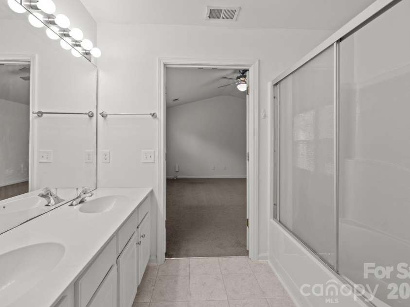 6816 Southbrook Drive, Charlotte, NC 28277.  MLS# CAR4338620, YatesRealty ID 3698. 