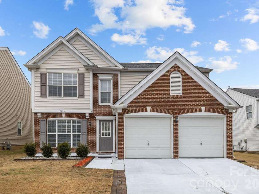 6816 Southbrook Drive, Charlotte, NC 28277.  MLS# CAR4338620, YatesRealty ID 3698. 