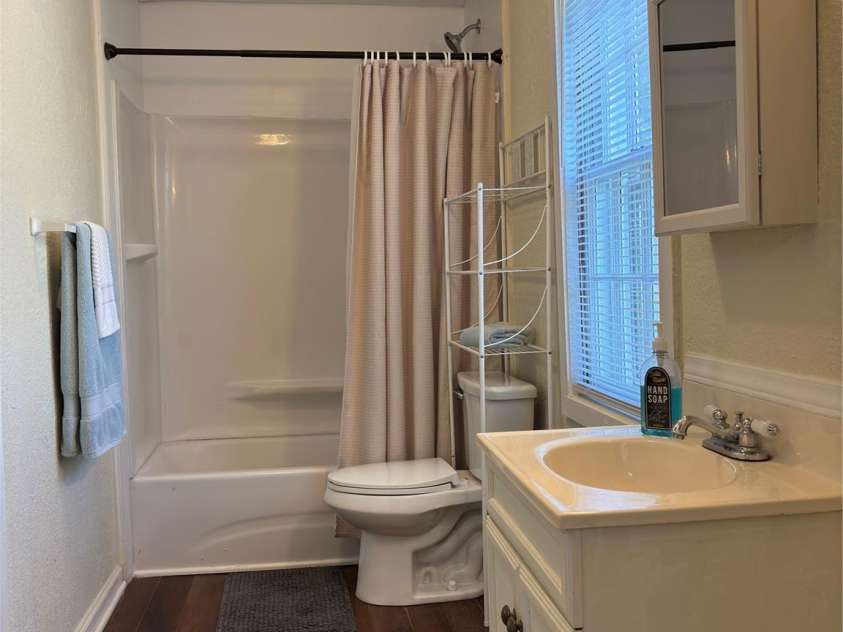 441 Pineview Road, Rock Hill, SC 29730.  MLS# CAR4398244, YatesRealty ID 36980. Bathroom