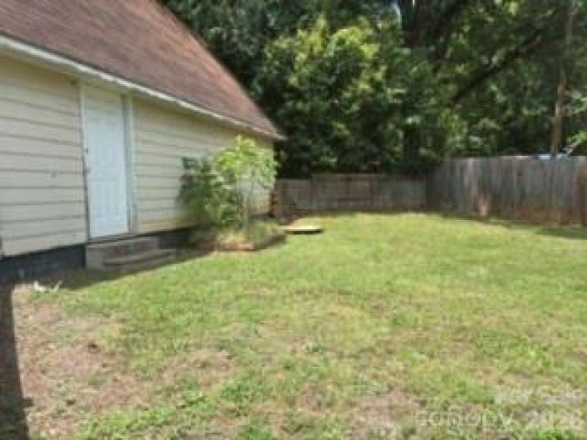 441 Pineview Road, Rock Hill, SC 29730.  MLS# CAR4398244, YatesRealty ID 36980. Fully fenced Back Yard