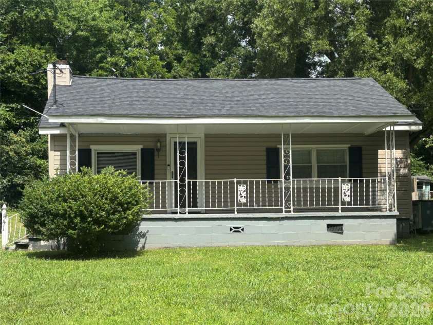 441 Pineview Road, Rock Hill, SC 29730.  MLS# CAR4398244, YatesRealty ID 36980. Welcome inside