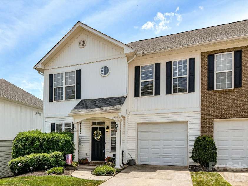 2398 Woodridge Drive, Fort Mill, SC 29715.  MLS# CAR4395419, YatesRealty ID 36982. 
