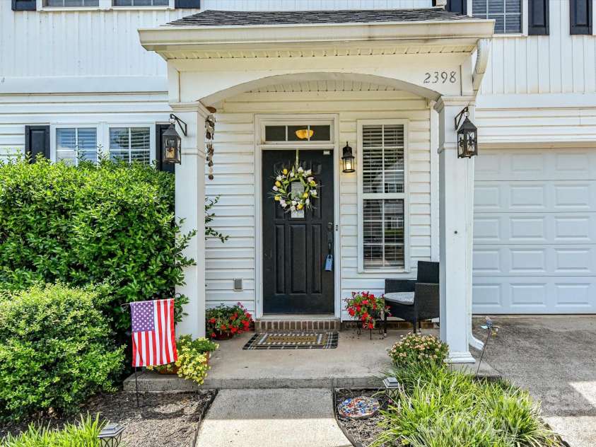 2398 Woodridge Drive, Fort Mill, SC 29715.  MLS# CAR4395419, YatesRealty ID 36982. 