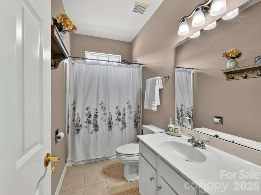 2398 Woodridge Drive, Fort Mill, SC 29715.  MLS# CAR4395419, YatesRealty ID 36982. 