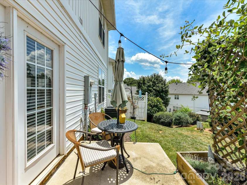 2398 Woodridge Drive, Fort Mill, SC 29715.  MLS# CAR4395419, YatesRealty ID 36982. 