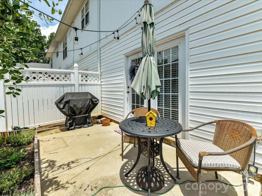 2398 Woodridge Drive, Fort Mill, SC 29715.  MLS# CAR4395419, YatesRealty ID 36982. 