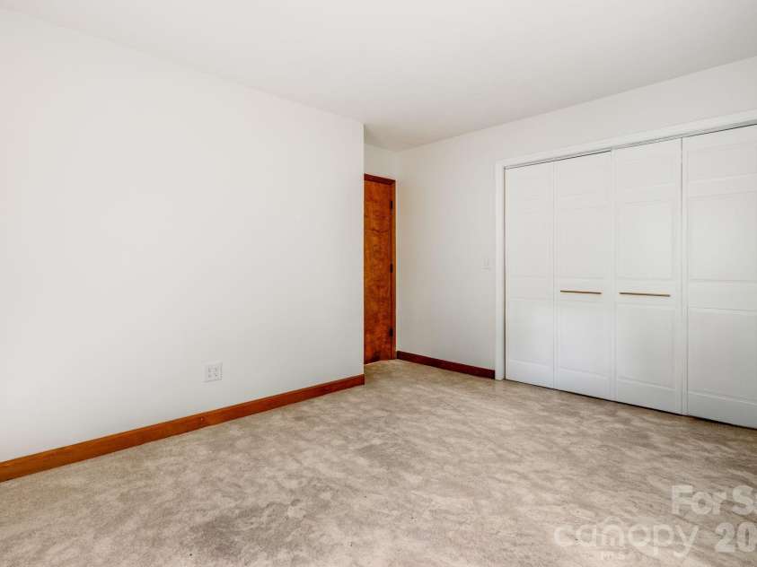 423 Rambling Drive, Hendersonville, NC 28739.  MLS# CAR4403347, YatesRealty ID 36988. Bedroom 3