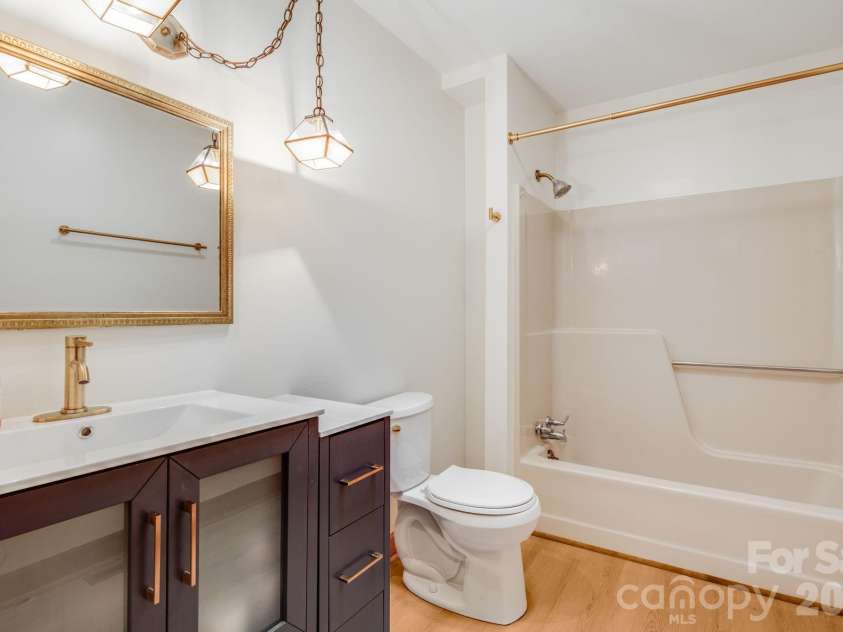 423 Rambling Drive, Hendersonville, NC 28739.  MLS# CAR4403347, YatesRealty ID 36988. Secondary Bath