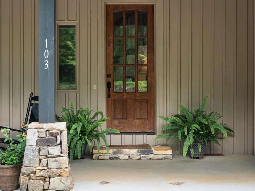 103 Old Saluda Drive, Saluda, NC 28773.  MLS# CAR4401820, YatesRealty ID 36989. 